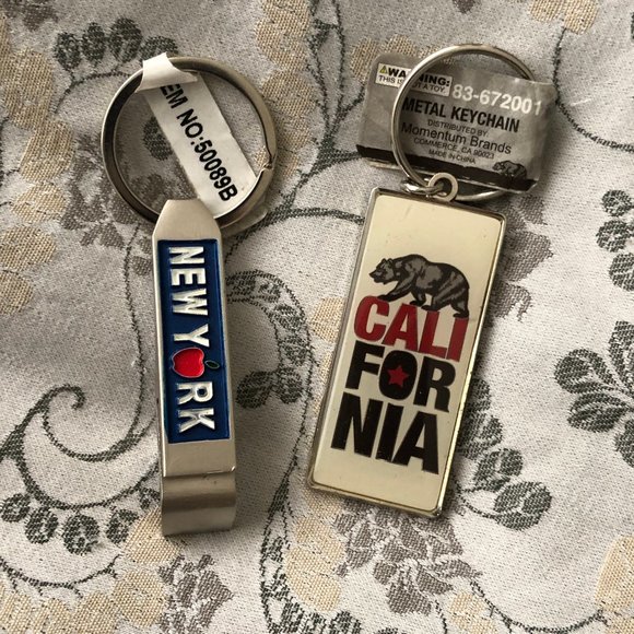 SOLD IN A BUNDLE. NY bottle opener key ring & CA keychain! - Picture 3 of 8